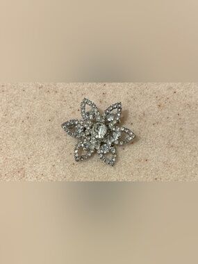 Crystal Flower Brooch Pin - Silver Sparkle